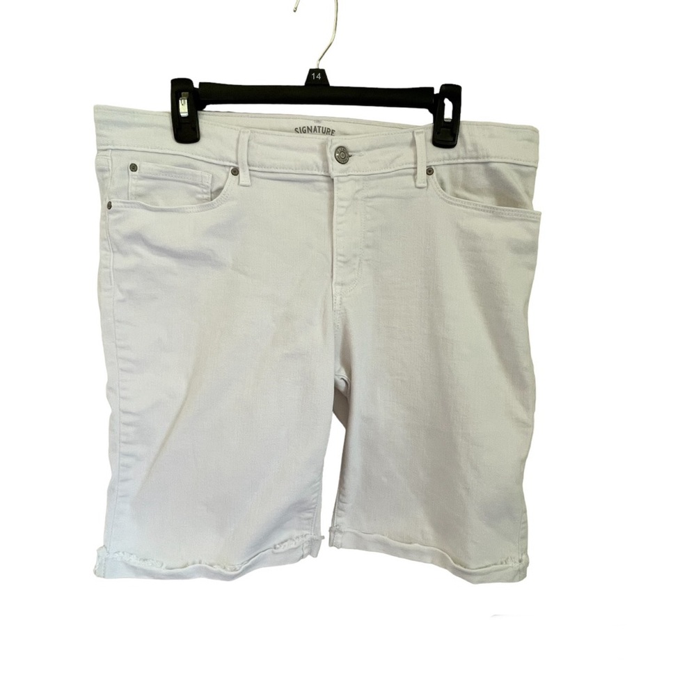 Signature Levi’s Modern Skinny Shorts - White - 34”